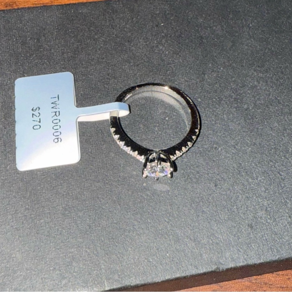 925 Sterling Silver Moissanite Ring - Picture 3 of 6